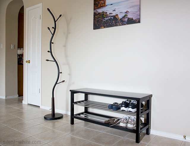 Why so little shoes? Most of ours are in the garage entry.